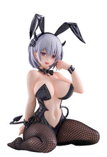 Load image into Gallery viewer, BUNNY GIRL LUME XCX ILLUSTRATED BY YATSUMI SUZUAME DELUXE VER. (tapestry)-sugoitoys-0