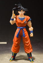 Load image into Gallery viewer, Dragon Ball Z Bandai S.H.Figuarts Son Gokou Earth Grew up Saiyan(JP)-sugoitoys-0